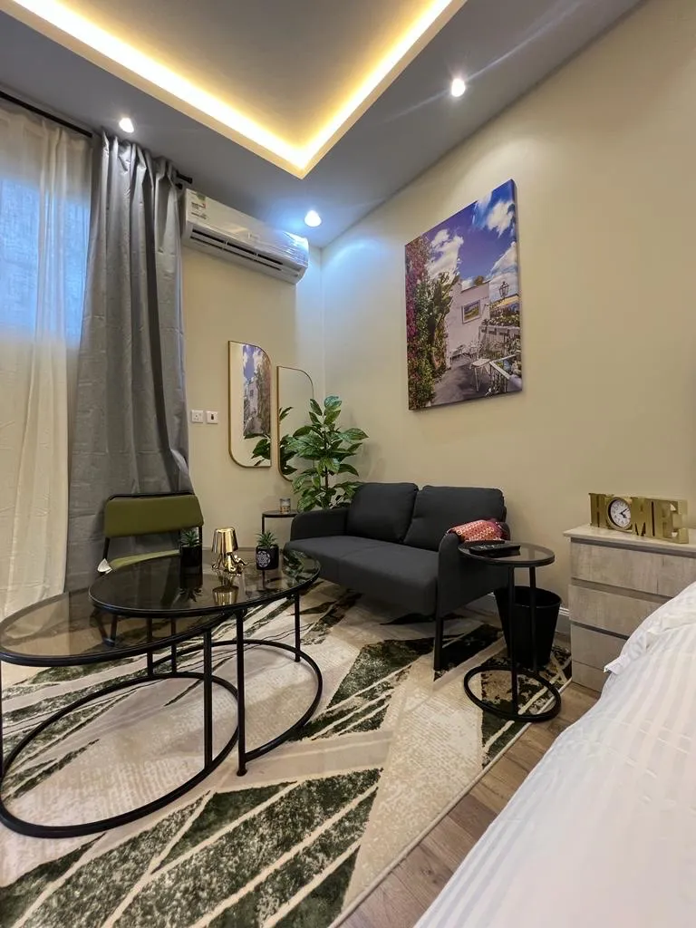 استديو بدخول ذاتي وسرير مريح