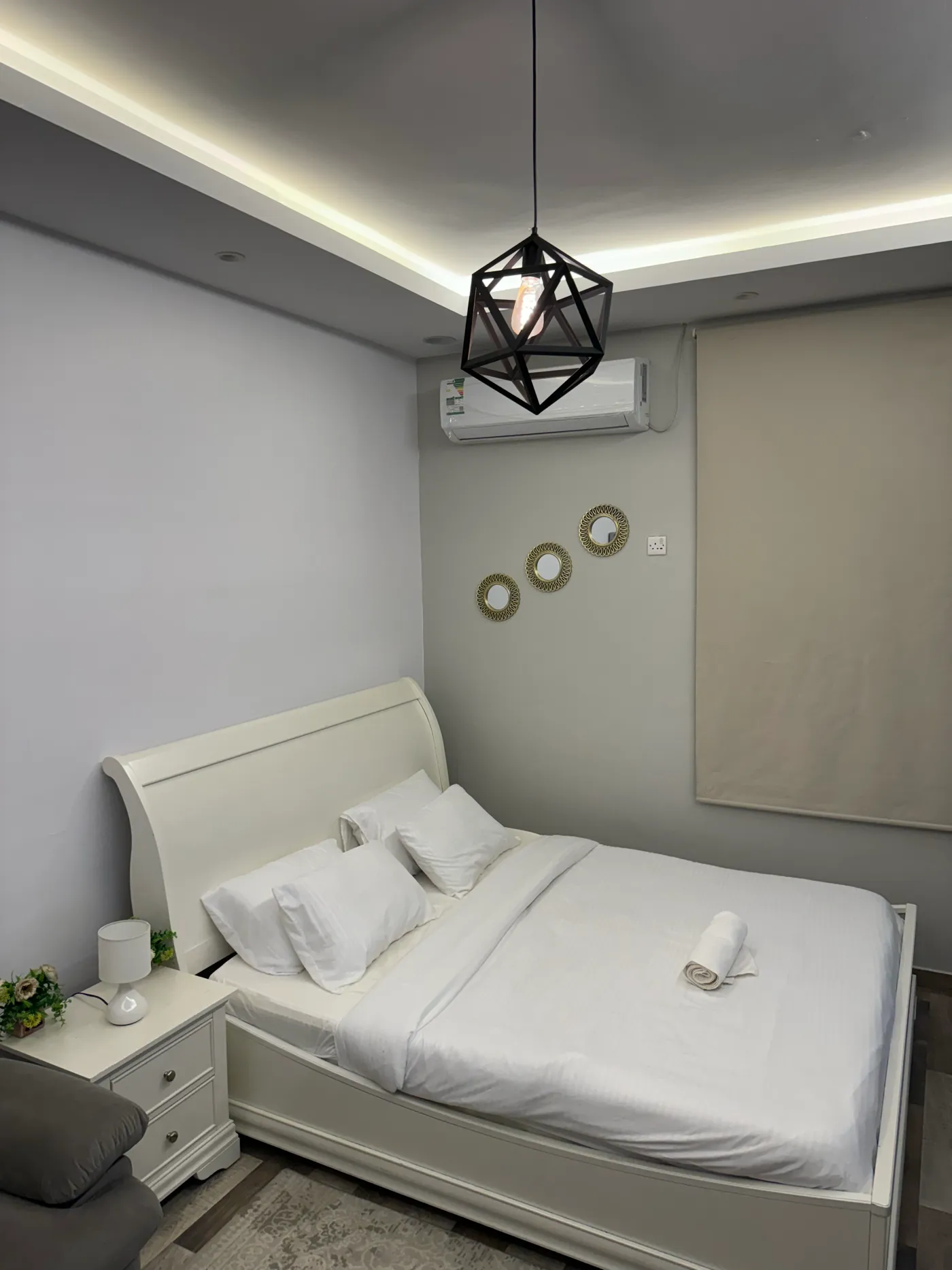 استديو هادئ بسرير ماستر