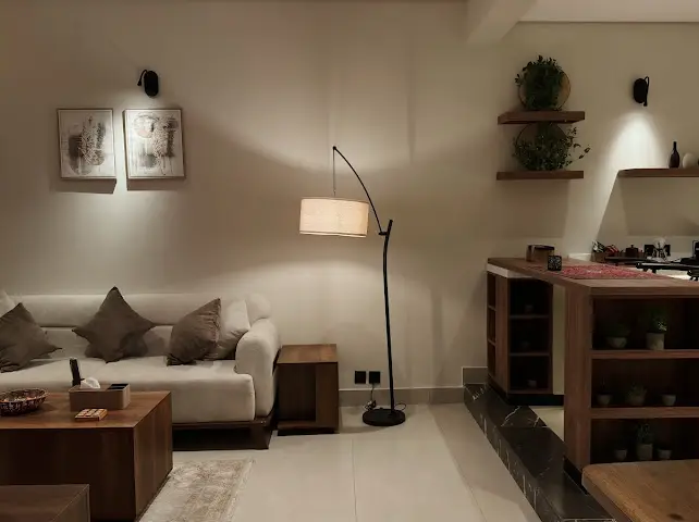 استديو هادئ بدخول ذاتي