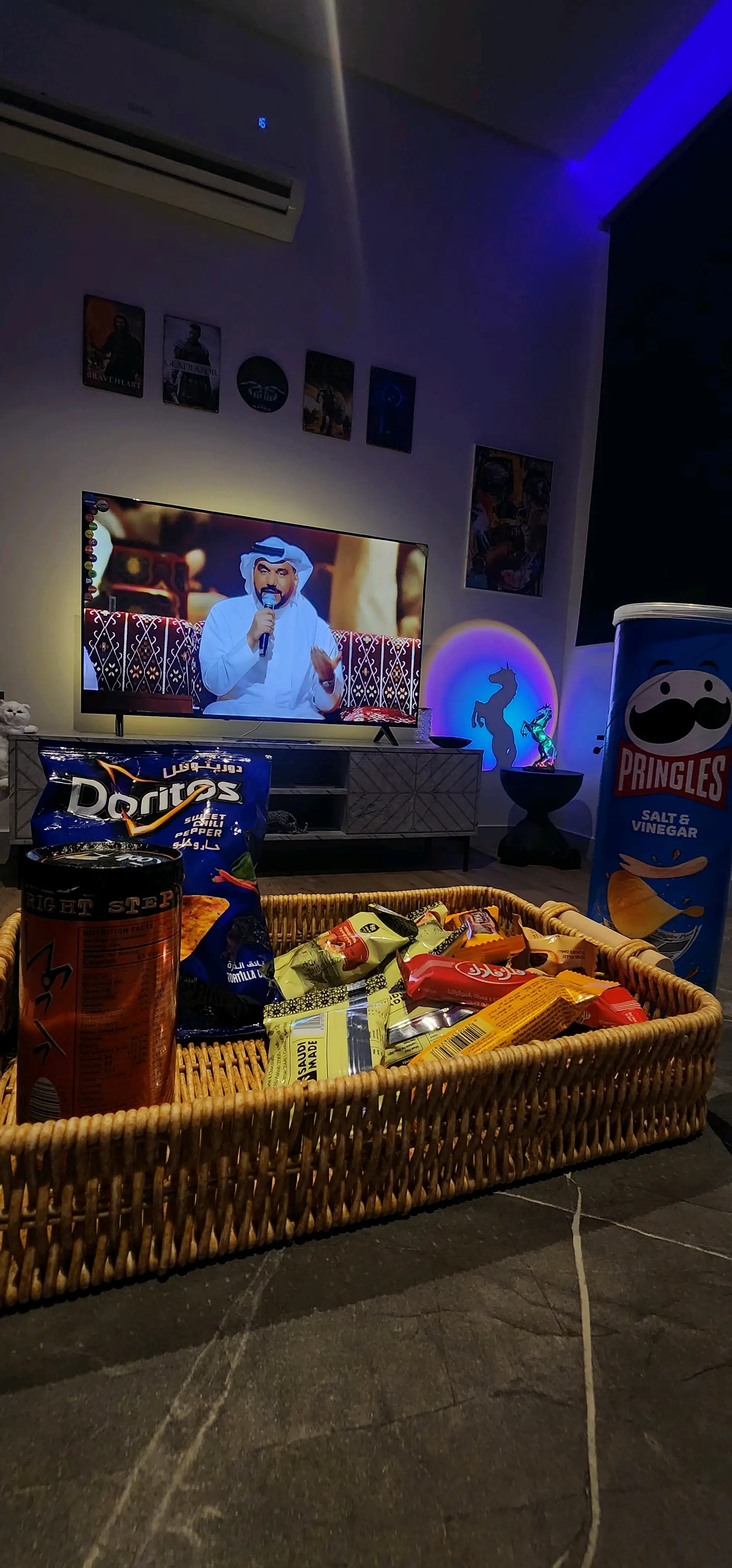 شقة بصالة انيقة ودخول ذاتي