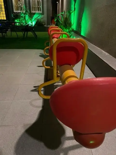 شاليه بمسبح وجلسة خارجية