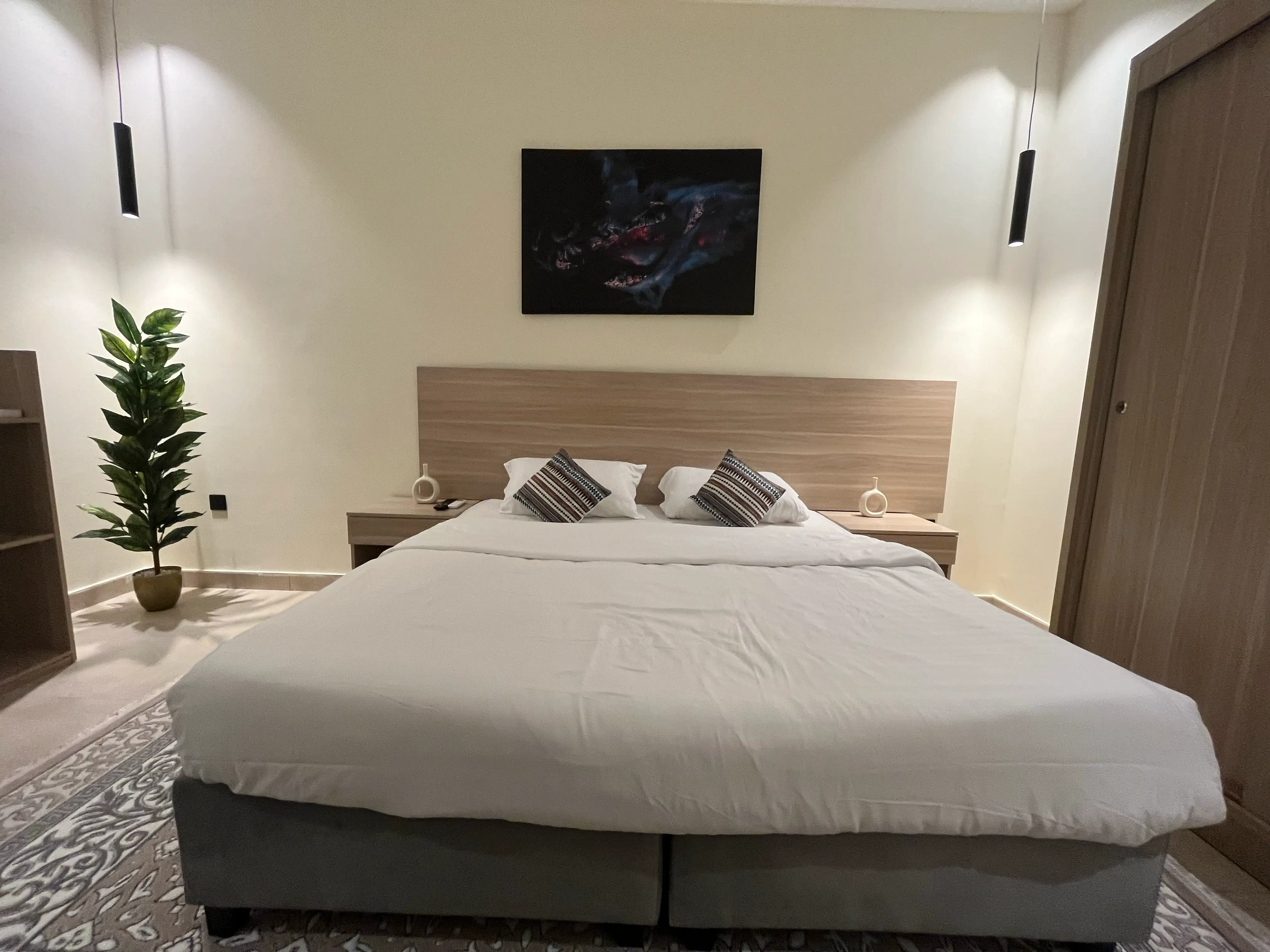 استديو راقي بسرير ماستر دخول ذاتي